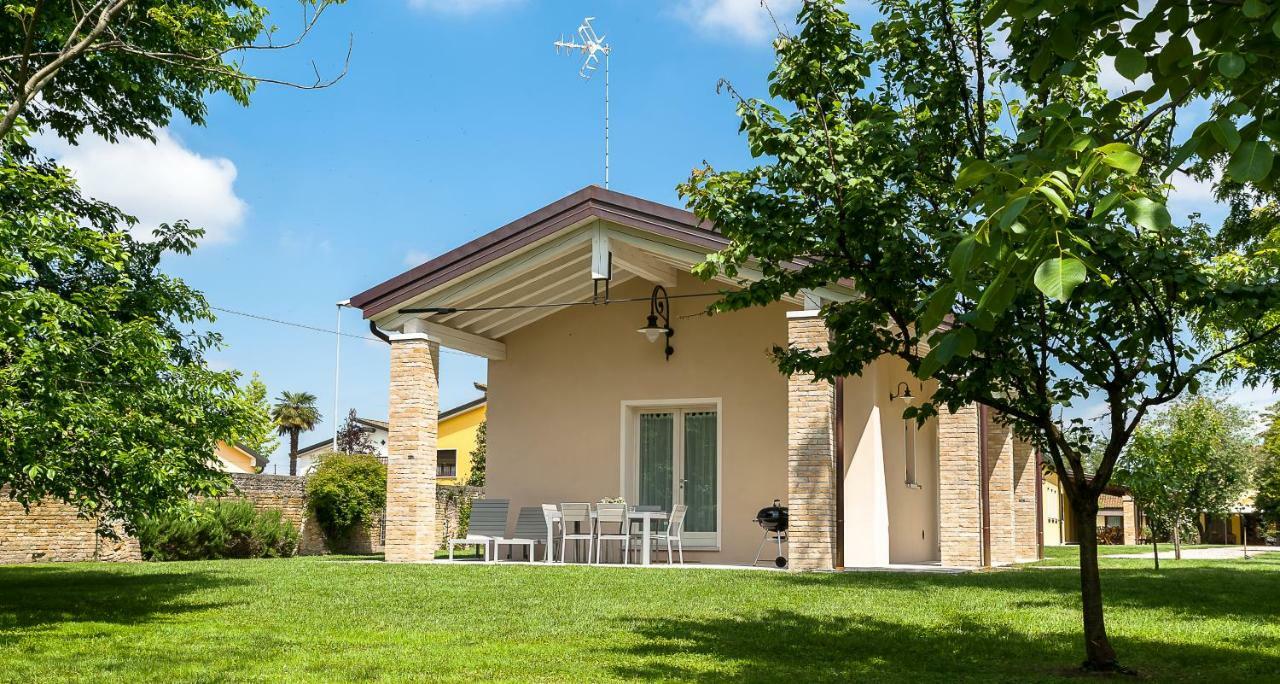 Particolari Del Brenta Apartment Oriago Di Mira Bagian luar foto