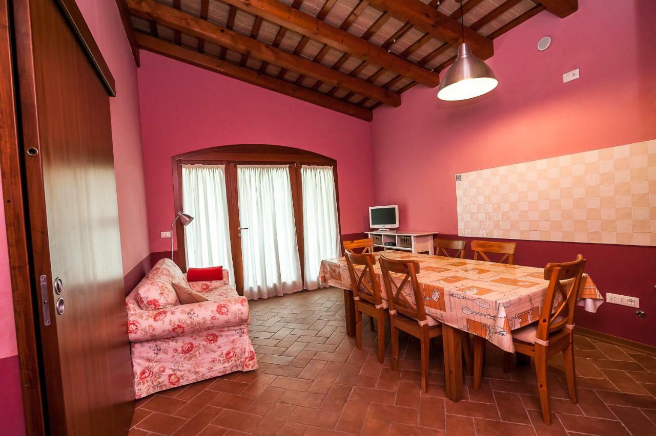 Particolari Del Brenta Apartment Oriago Di Mira Bagian luar foto