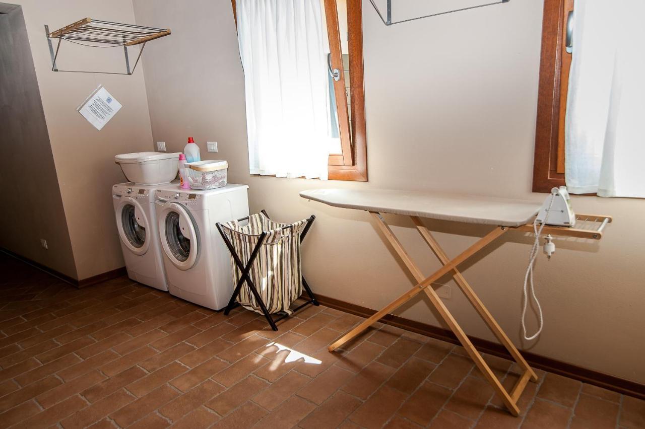 Particolari Del Brenta Apartment Oriago Di Mira Bagian luar foto